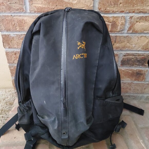 Vintage Arc'teryx Arro 22 Backpack Black Waterproof - Picture 8 of 8